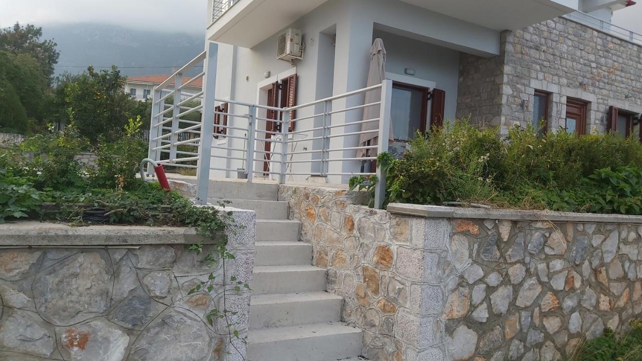 Light Blue House 3 Apartments Poulithra Ngoại thất bức ảnh